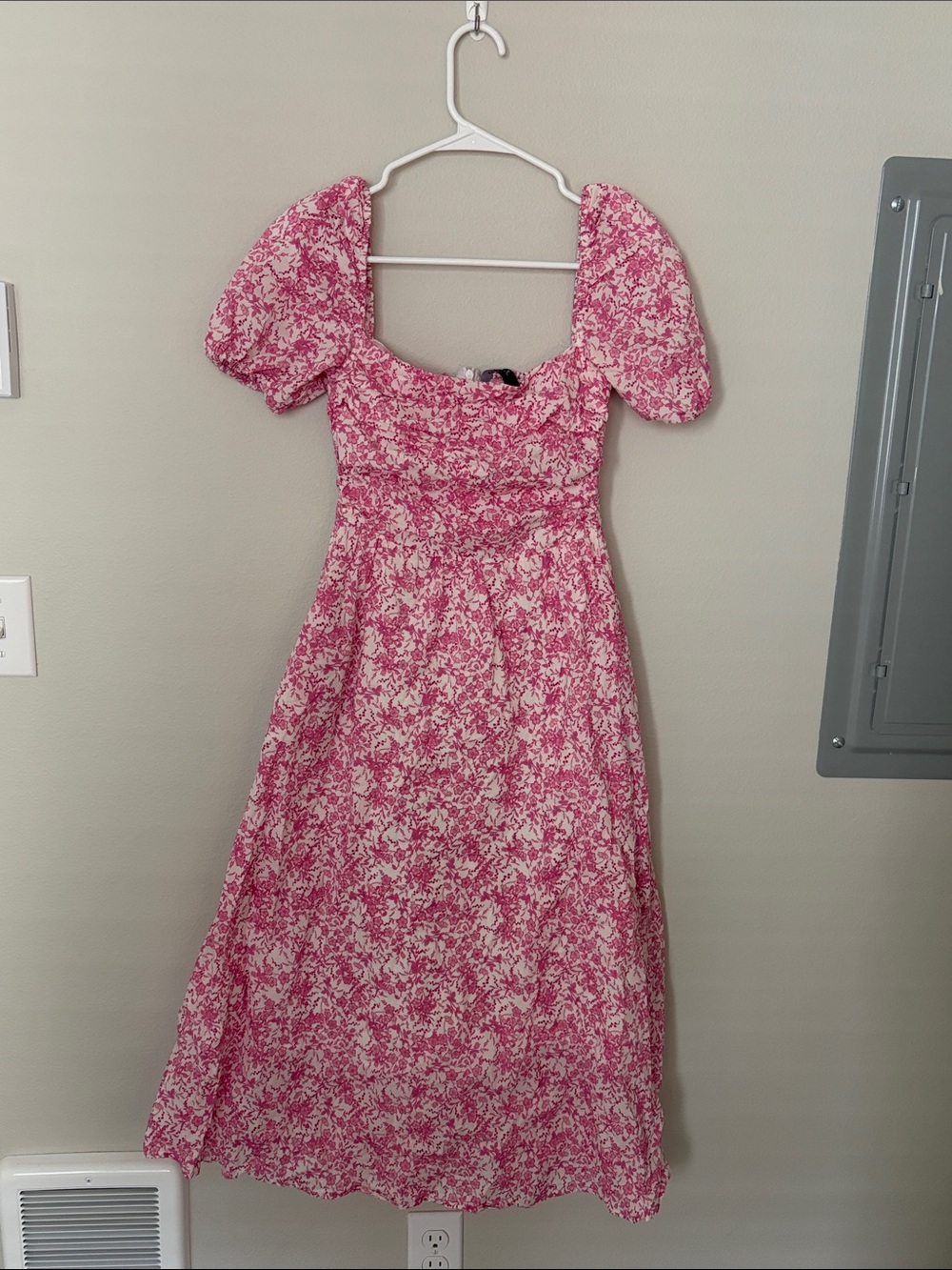 Pink Floral Puff-Sleeve Midi Dress